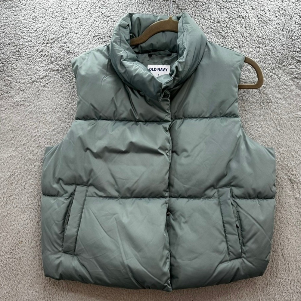 Old Navy Womens Sage Green Puffer Vest Quilted Full Zip Snap Button Small
